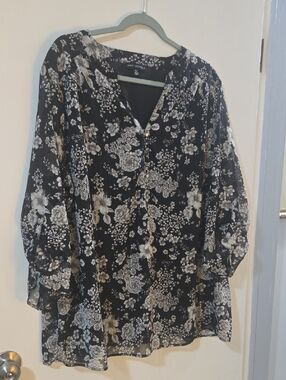 Sara Michelle Black Floral V-Neck Blouse